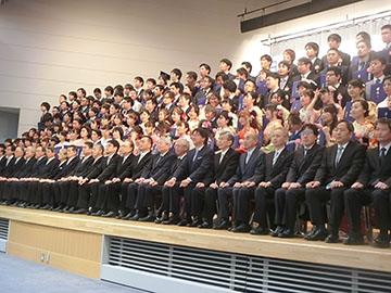生命歯学部 平成28年度卒業式が挙行される
